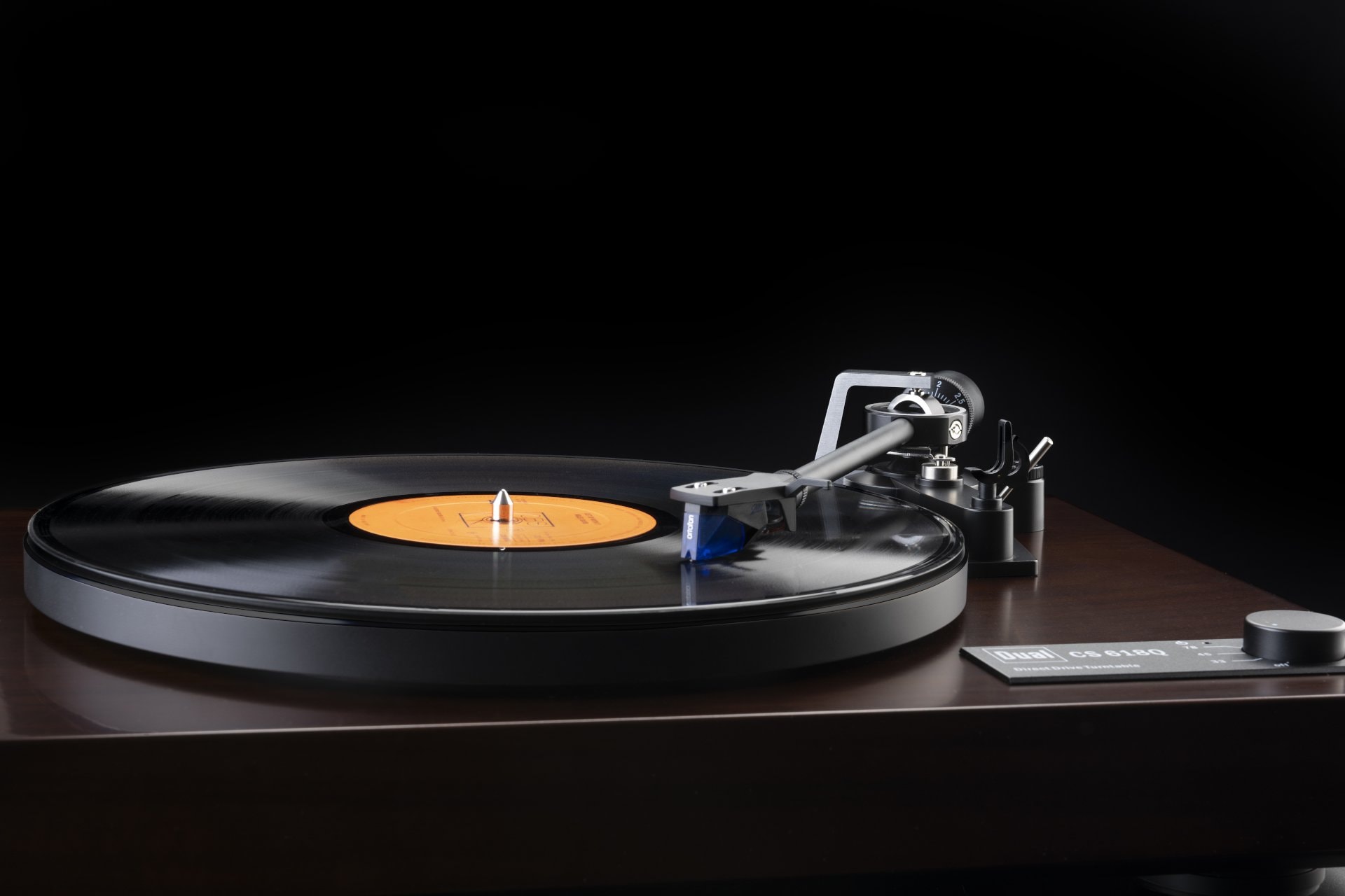 CS 618Q Walnuss Turntable