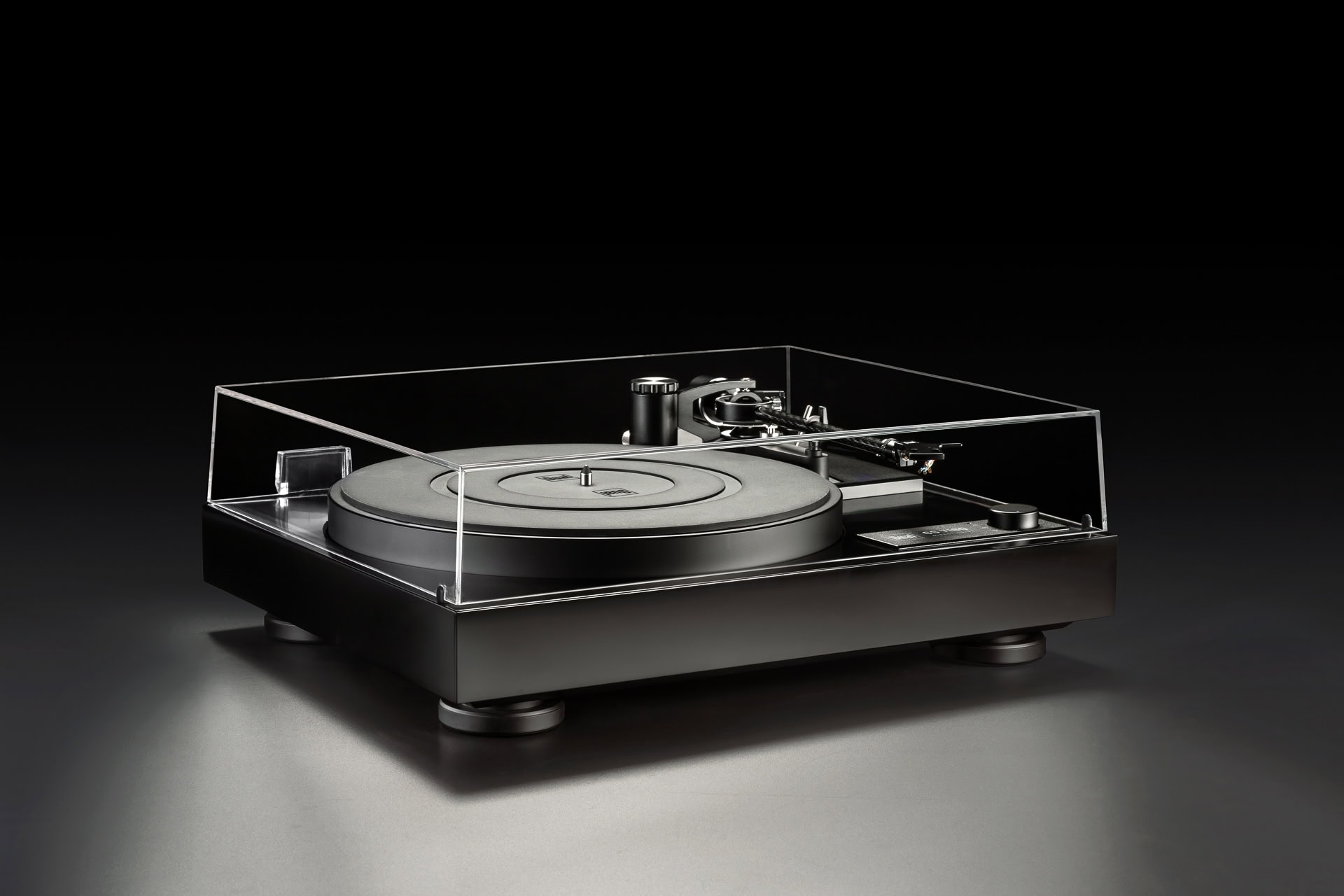 CS 718Q Turntable