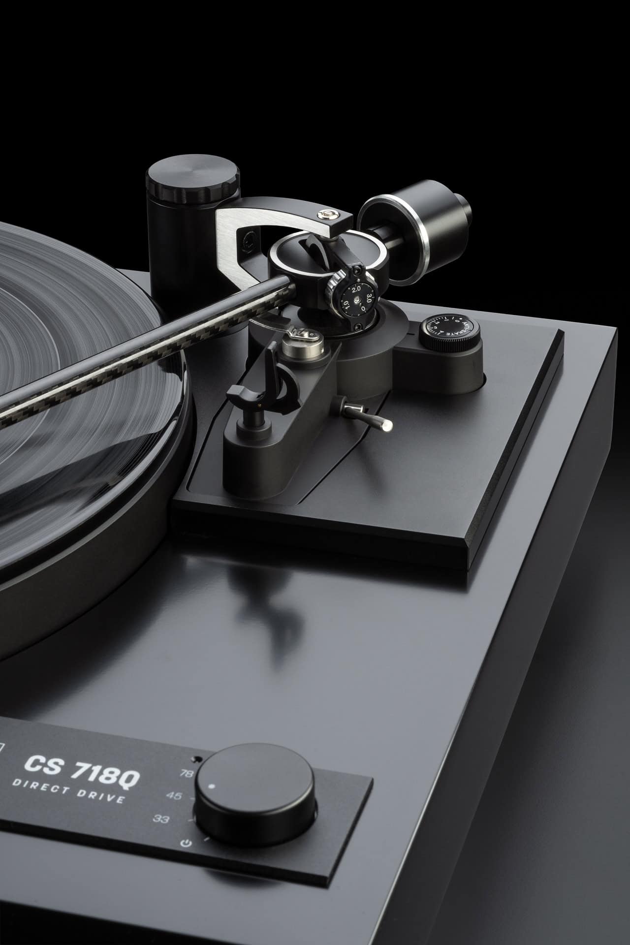 CS 718Q Turntable